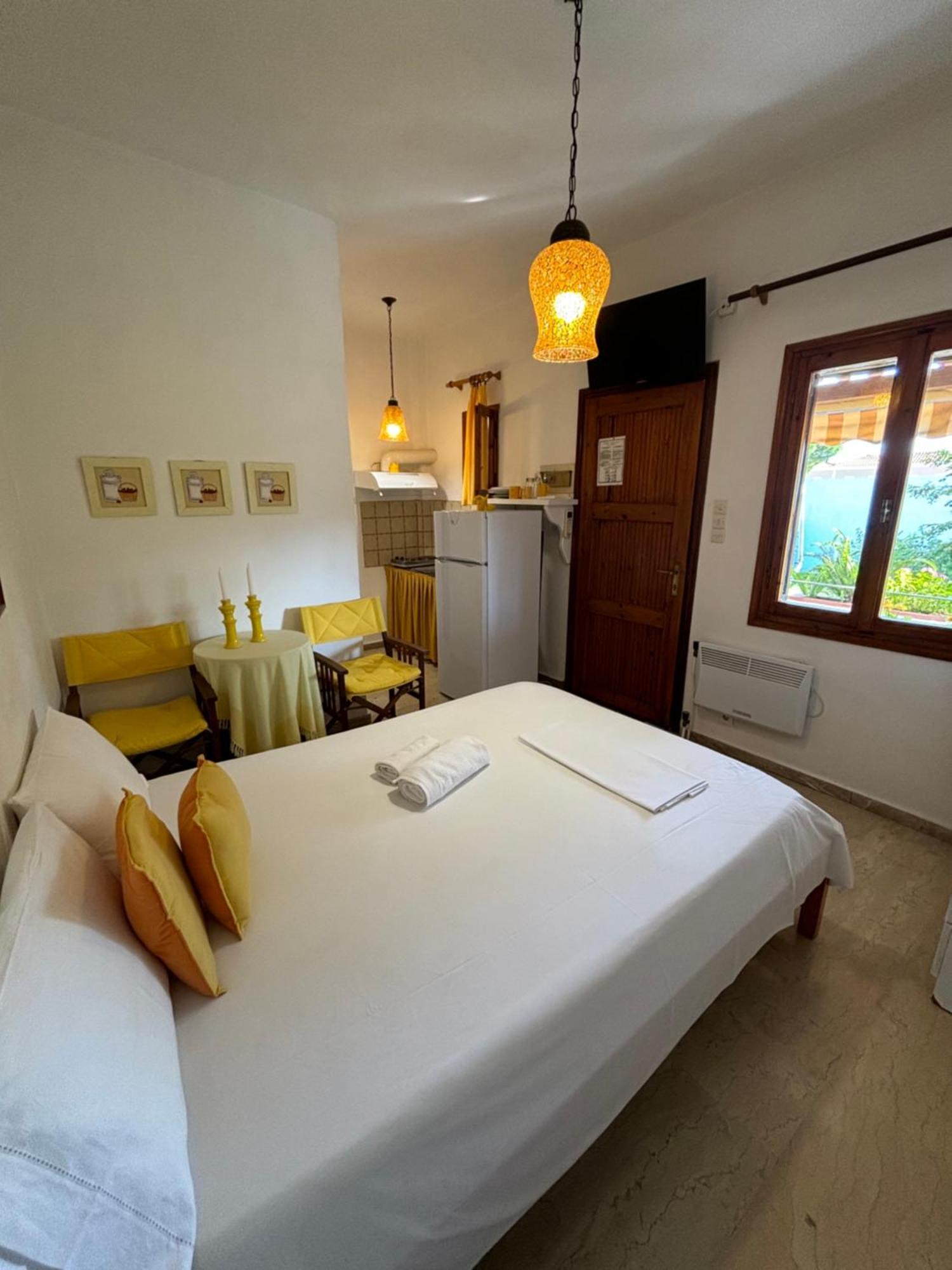 Marias Apartments Vasilika  Room photo